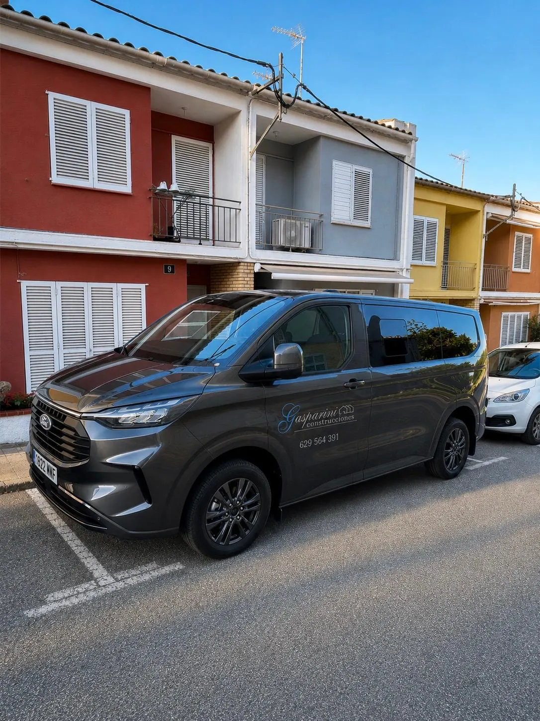 Fachada de vivienda unifamiliar restaurada por Gasparini Construcciones en Girona y comarca